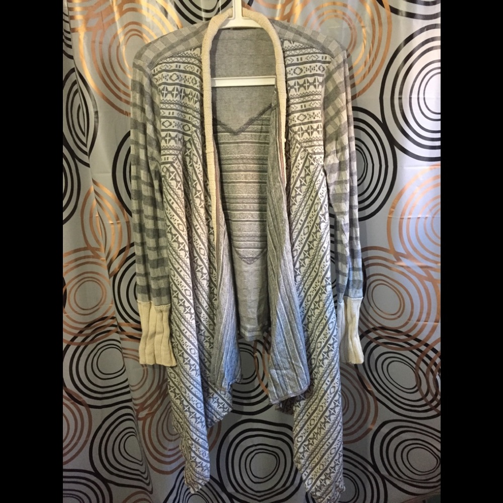 🔥5/$25 Tiny Sweater Sz L